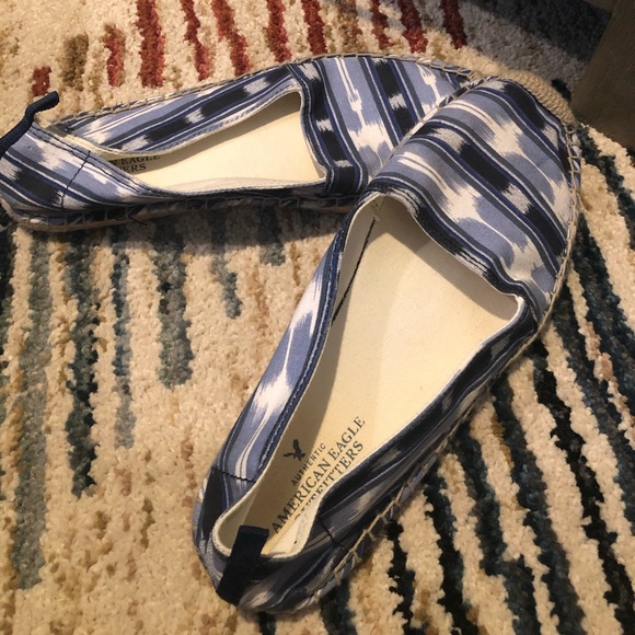 American Eagle cute blue and  white canvas flats - Picture 3 of 3